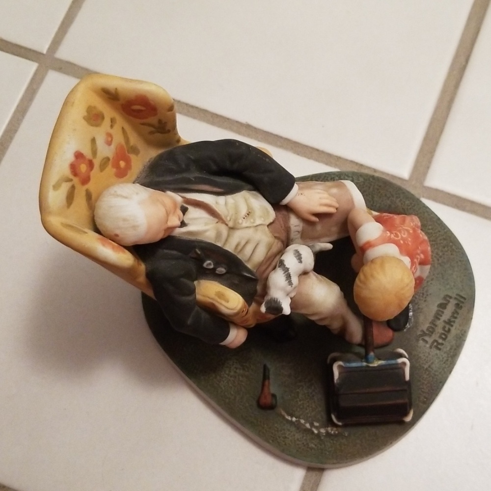 NORMAN ROCKWELL Grandpa's Guardian Figurine - Picture 5 of 7